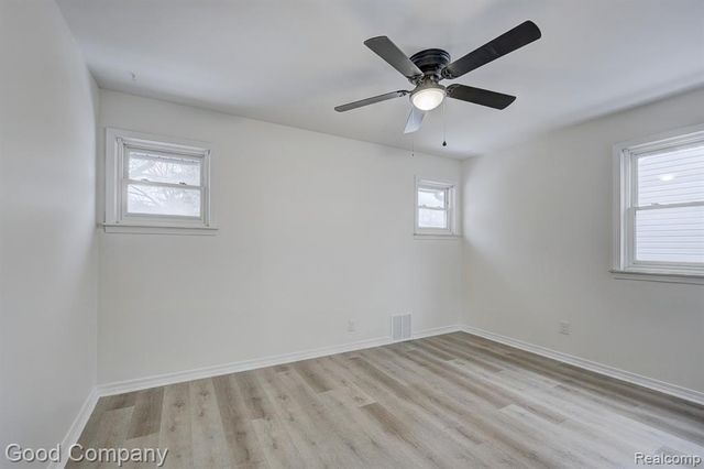 25855 Mackinac Street, Roseville, MI 48066