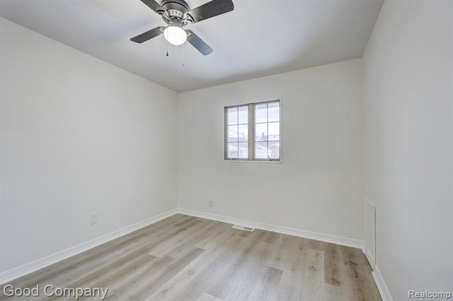 25855 Mackinac Street, Roseville, MI 48066