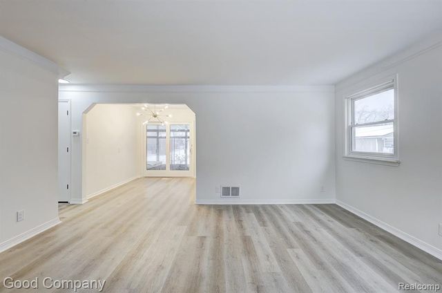 25855 Mackinac Street, Roseville, MI 48066