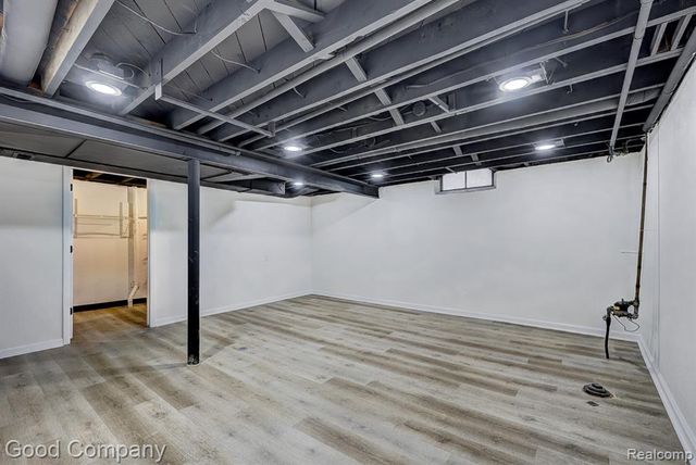 25855 Mackinac Street, Roseville, MI 48066