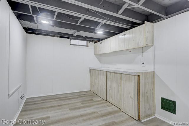 25855 Mackinac Street, Roseville, MI 48066