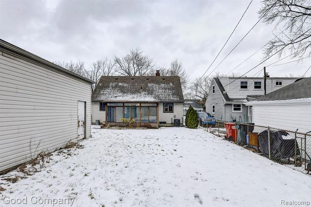 25855 Mackinac Street, Roseville, MI 48066