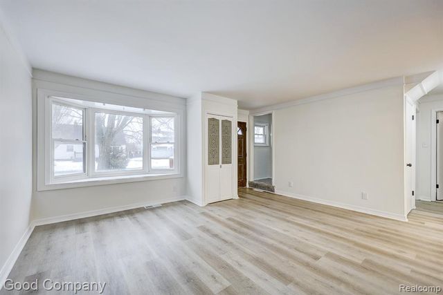 25855 Mackinac Street, Roseville, MI 48066