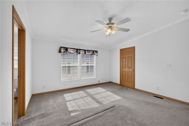 668 Woodlawn Rd, Chardon, OH 44024