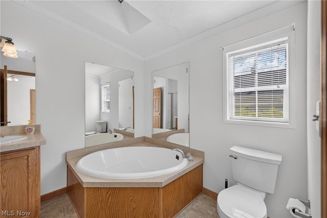 668 Woodlawn Rd, Chardon, OH 44024