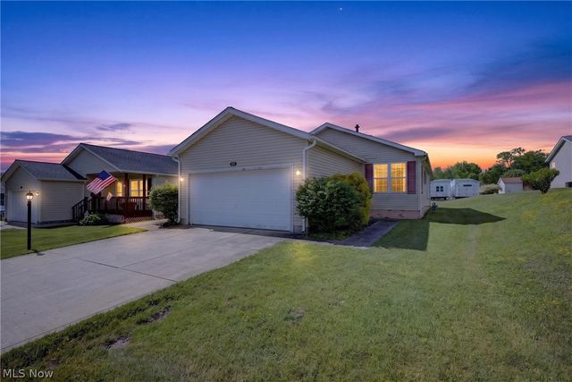 668 Woodlawn Rd, Chardon, OH 44024