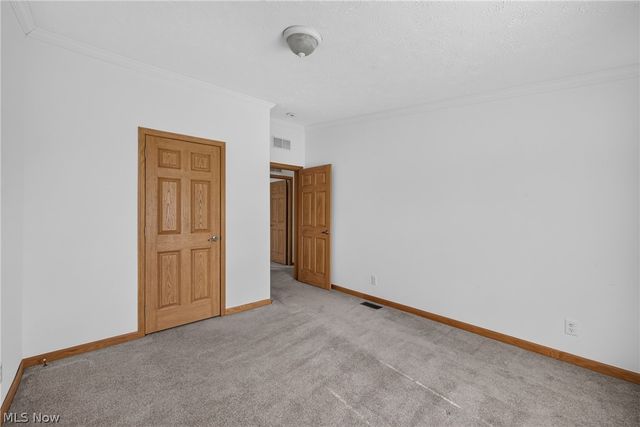 668 Woodlawn Rd, Chardon, OH 44024
