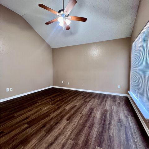 205 Sunset Drive, Glenn Heights, TX 75154