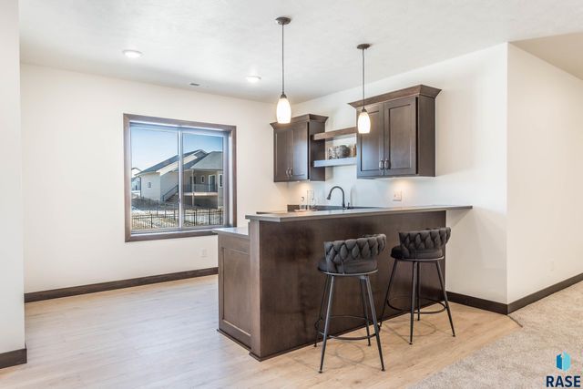 2212 S Saddle Ridge Dr Drive, Sioux Falls, SD 57110