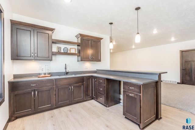 2212 S Saddle Ridge Dr Drive, Sioux Falls, SD 57110