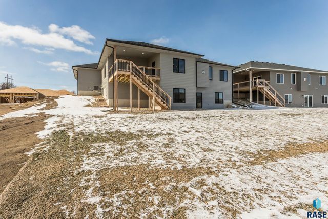 2212 S Saddle Ridge Dr Drive, Sioux Falls, SD 57110