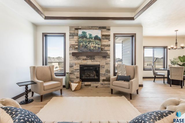 2212 S Saddle Ridge Dr Drive, Sioux Falls, SD 57110