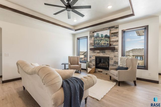 2212 S Saddle Ridge Dr Drive, Sioux Falls, SD 57110