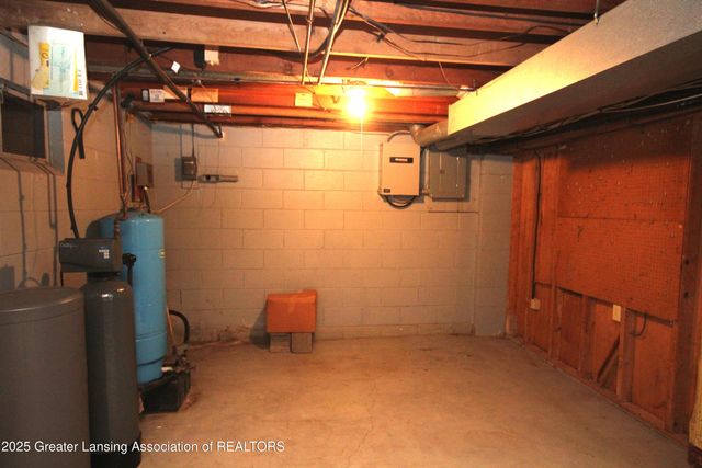 1694 W Solon Road, Dewitt, MI 48820