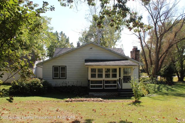 1694 W Solon Road, Dewitt, MI 48820