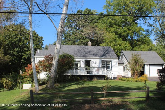 1694 W Solon Road, Dewitt, MI 48820