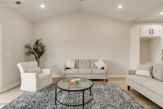 10907 Brookley Dr, Louisville, KY 40229