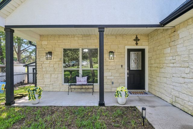 125 Cottonwood Trail, Gun Barrel City, TX 75156
