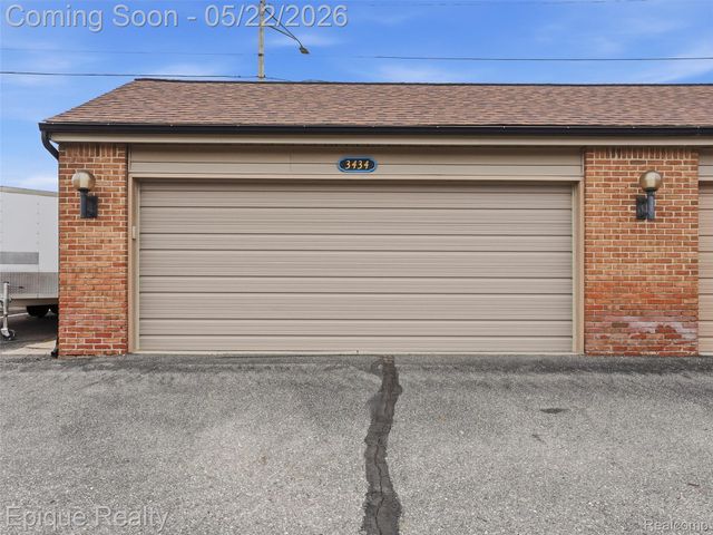3434 Adams Shore Drive, Waterford Charter Township, MI 48329
