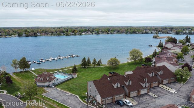 3434 Adams Shore Drive, Waterford Charter Township, MI 48329