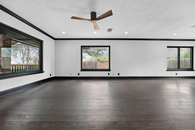 8409 Nairn DR, Austin, TX 78749