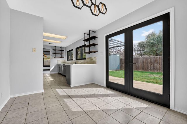 8409 Nairn DR, Austin, TX 78749