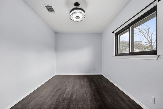 8409 Nairn DR, Austin, TX 78749