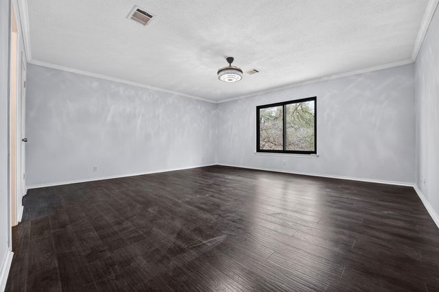 8409 Nairn DR, Austin, TX 78749