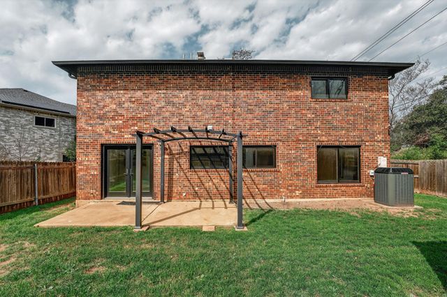 8409 Nairn DR, Austin, TX 78749