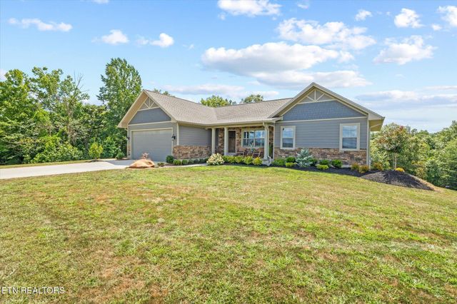 1721 Holly Bend Drive, Byrdstown, TN 38549