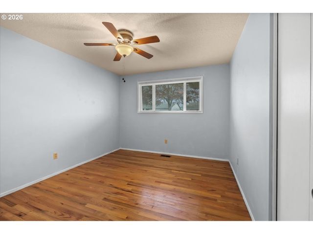 1386 UMPQUA Rd, Woodburn, OR 97071