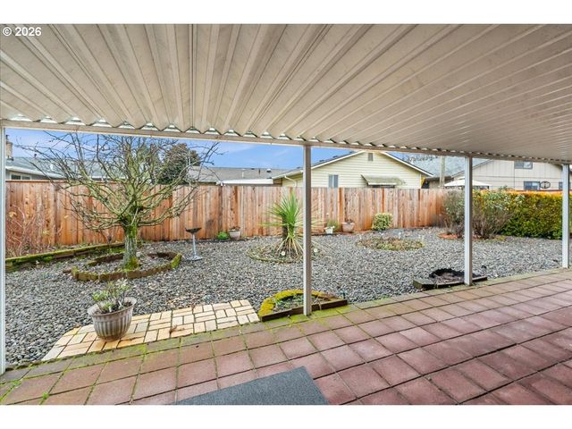 1386 UMPQUA Rd, Woodburn, OR 97071