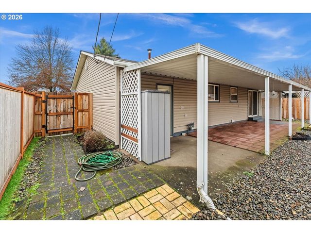 1386 UMPQUA Rd, Woodburn, OR 97071