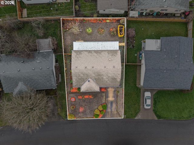 1386 UMPQUA Rd, Woodburn, OR 97071