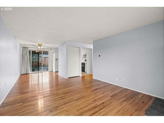 1386 UMPQUA Rd, Woodburn, OR 97071