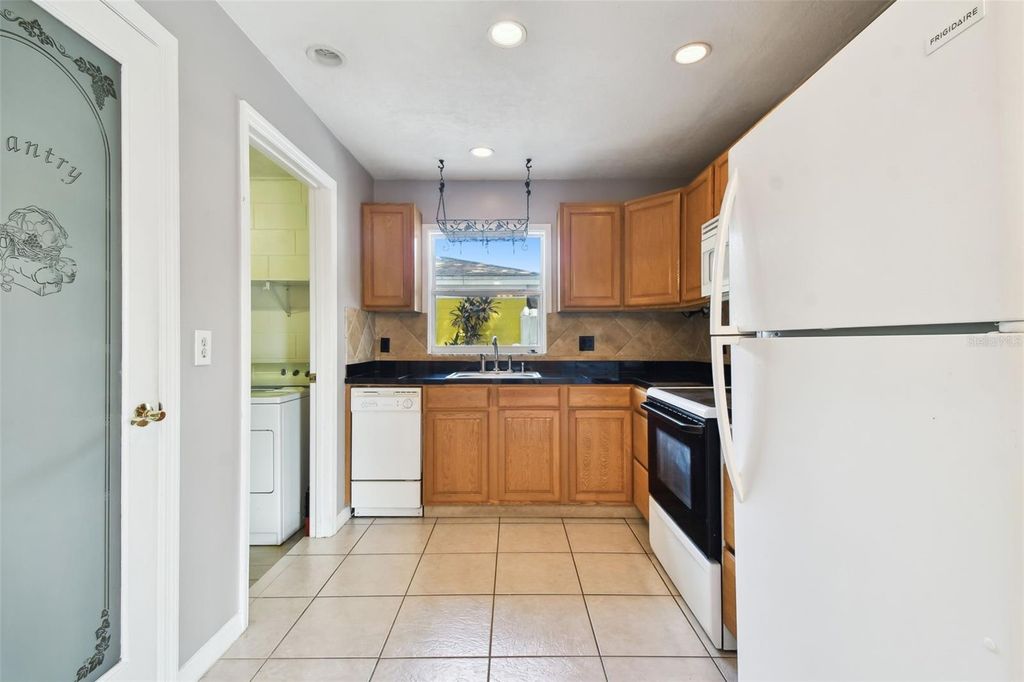 Image 20 of property listing at 6507 LOS ALTOS WAY, Tampa, FL 33634