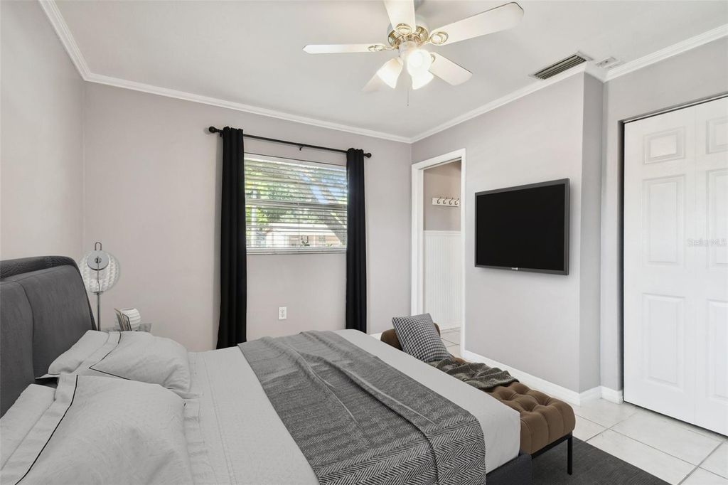 Image 23 of property listing at 6507 LOS ALTOS WAY, Tampa, FL 33634