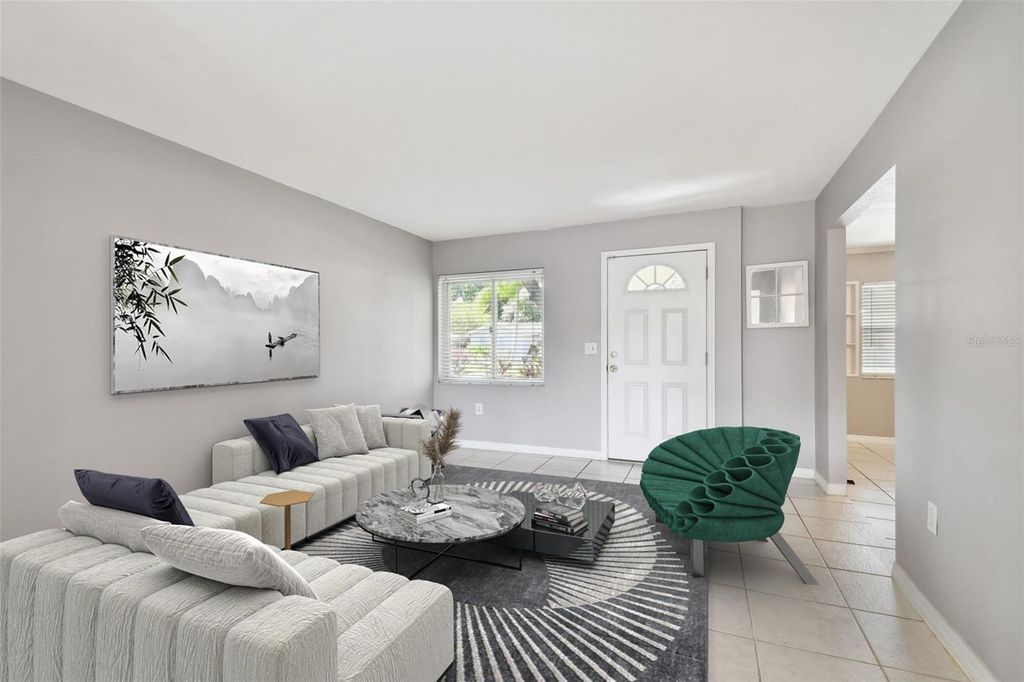 Image 8 of property listing at 6507 LOS ALTOS WAY, Tampa, FL 33634