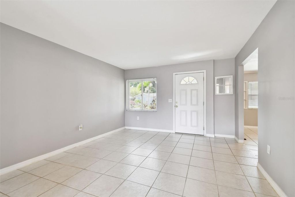 Image 9 of property listing at 6507 LOS ALTOS WAY, Tampa, FL 33634