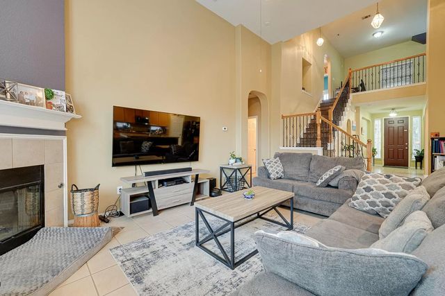 5517 Crimson Oaks Drive, Frisco, TX 75035