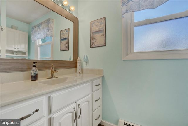 2512 DANIELLE DR, Dover, PA 17315