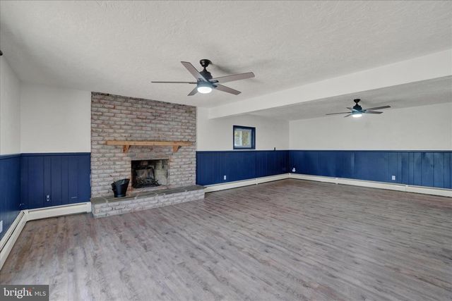 2512 DANIELLE DR, Dover, PA 17315