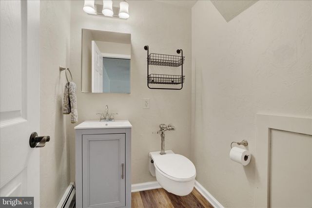 2512 DANIELLE DR, Dover, PA 17315