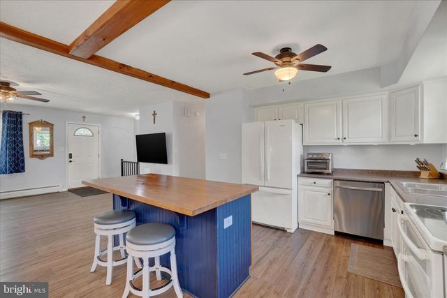 2512 DANIELLE DR, Dover, PA 17315