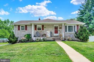 2512 DANIELLE DR, Dover, PA 17315
