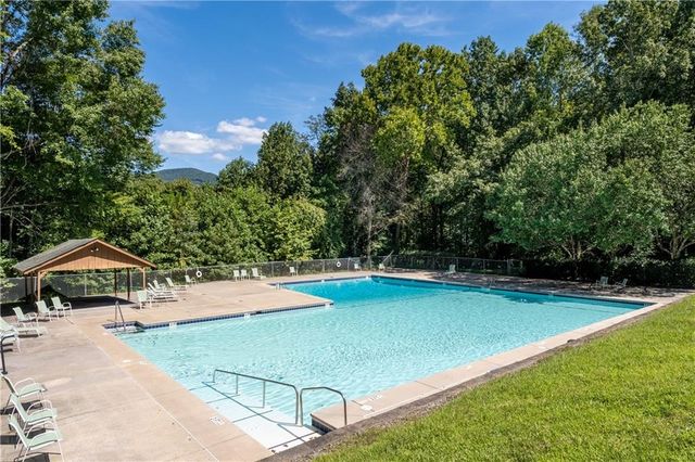 986 Mountain Oak Road, Ellijay, GA 30536