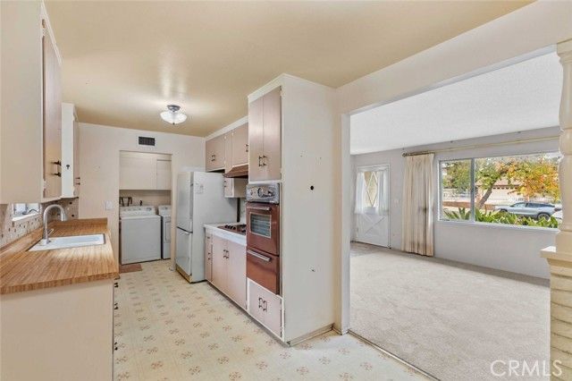 9825 Tujunga Canyon Place, Tujunga (los Angeles), CA 91042