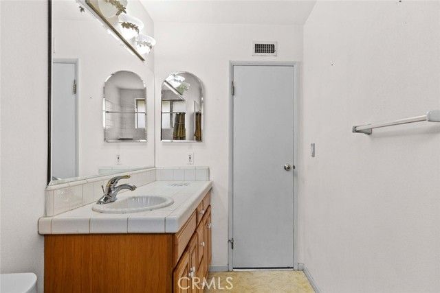 9825 Tujunga Canyon Place, Tujunga (los Angeles), CA 91042