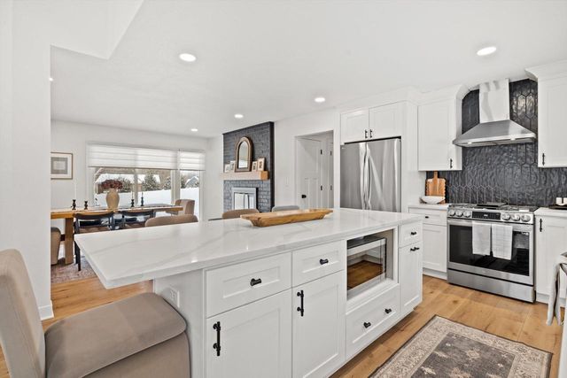 3315 98th PLACE, Pleasant Prairie, WI 53158