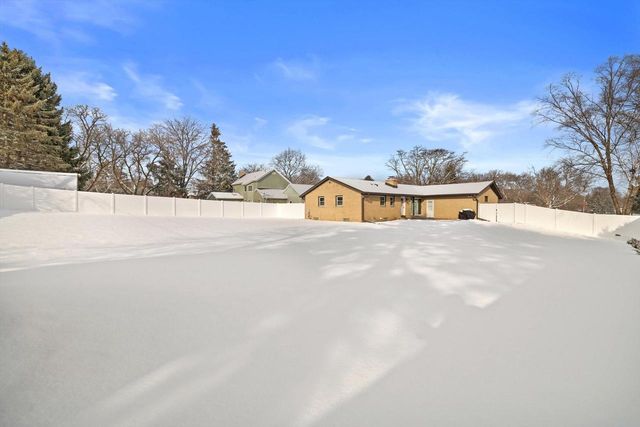 3315 98th PLACE, Pleasant Prairie, WI 53158